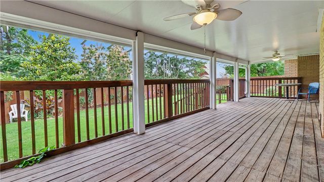 4360 W New Bridge Road, Fayetteville, AR 72704