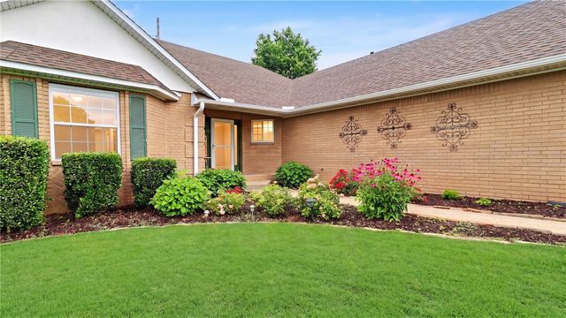 4360 W New Bridge Road, Fayetteville, AR 72704