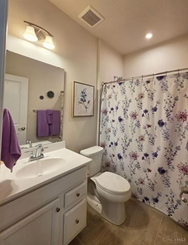 2360 Streamside Drive, Batavia, OH 45103
