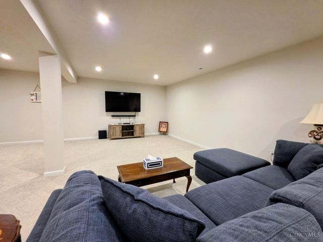 2360 Streamside Drive, Batavia, OH 45103