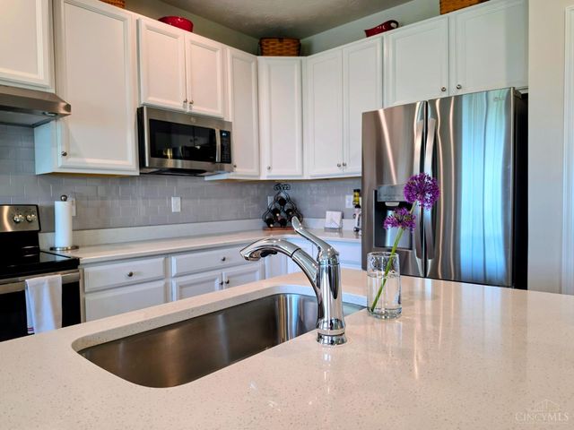 2360 Streamside Drive, Batavia, OH 45103