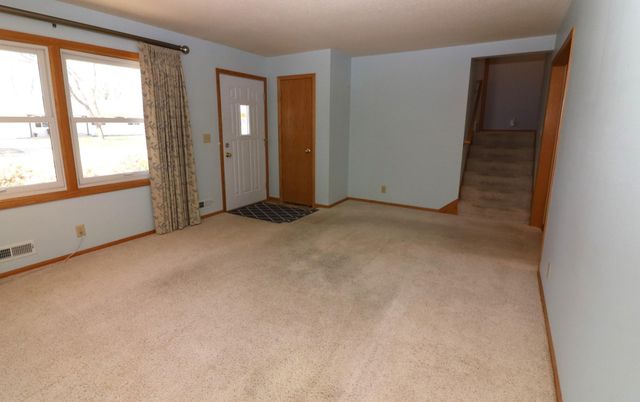 141 Strese Lane, Apple Valley, MN 55124