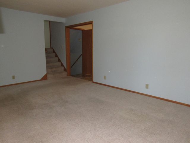 141 Strese Lane, Apple Valley, MN 55124