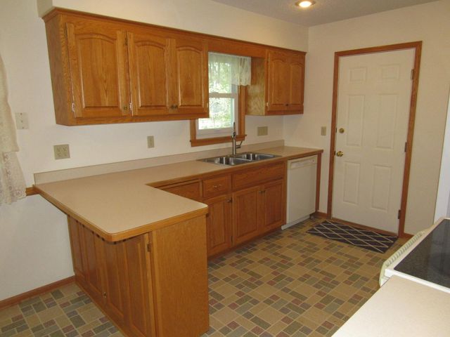 141 Strese Lane, Apple Valley, MN 55124