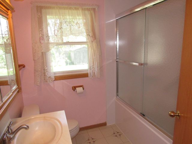 141 Strese Lane, Apple Valley, MN 55124