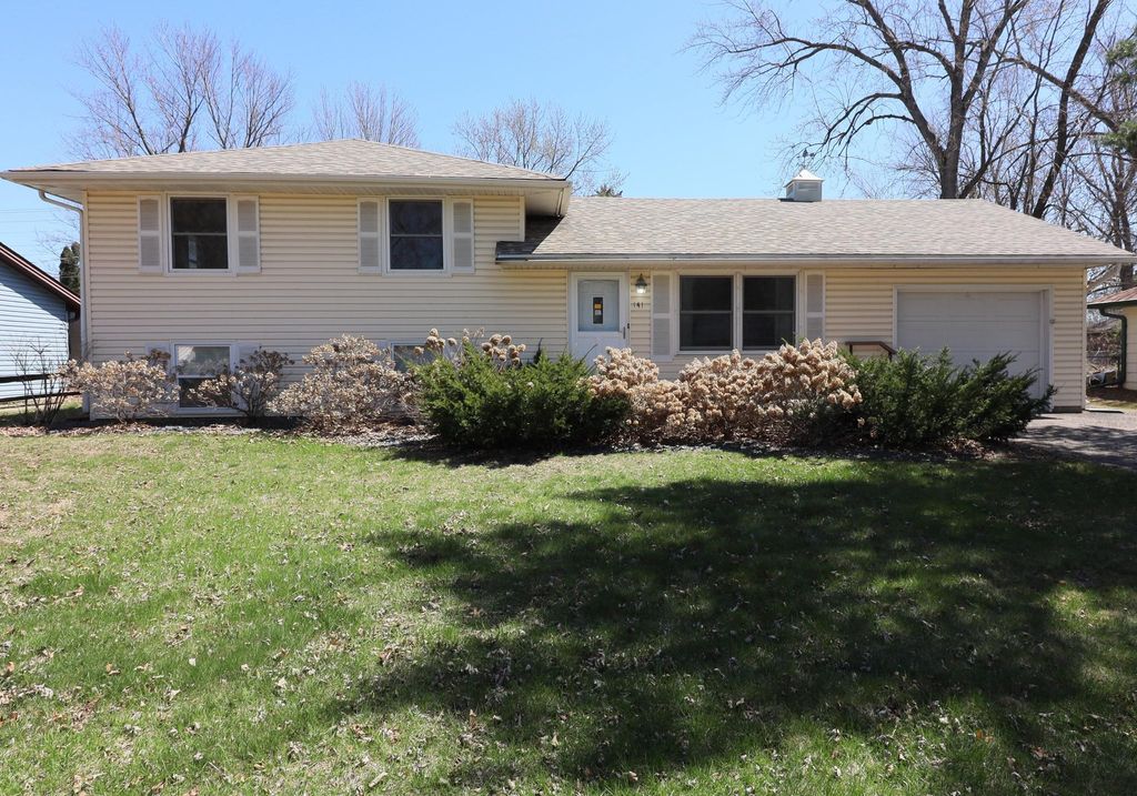 141 Strese Lane, Apple Valley, MN 55124