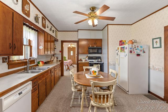 3741 8 Mile Road Nw, Alpine Twp, MI 49544