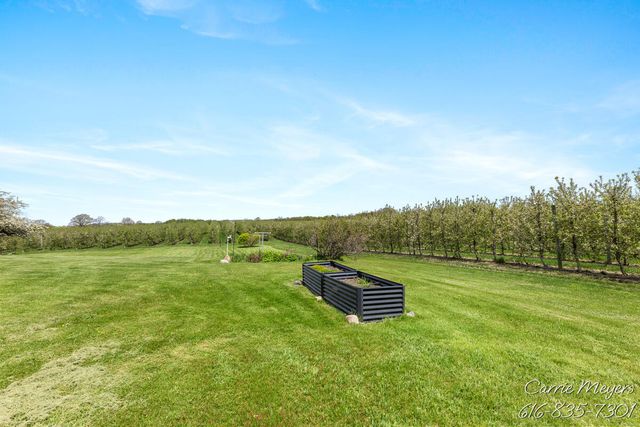 3741 8 Mile Road Nw, Alpine Twp, MI 49544