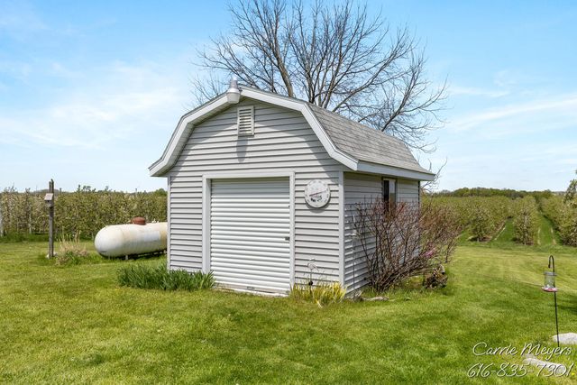 3741 8 Mile Road Nw, Alpine Twp, MI 49544