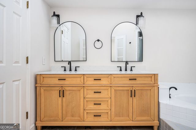 1369 Jody Lane NE, Atlanta, GA 30329