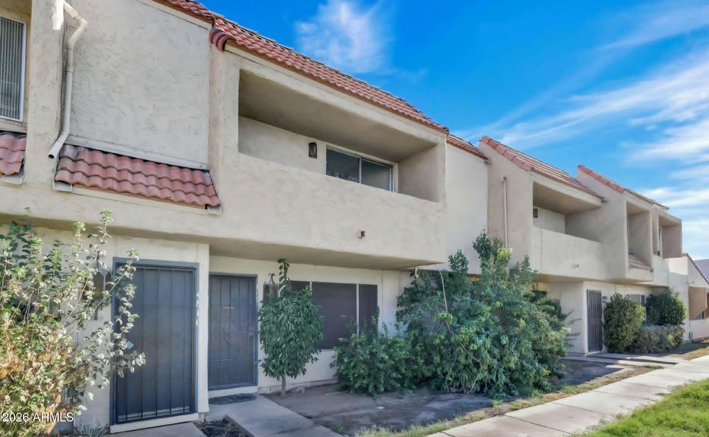 4818 W ROSE Lane, Glendale, AZ 85301