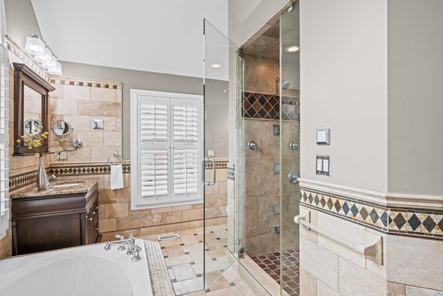 25568 N Countryside Drive, Lake Barrington, IL 60010