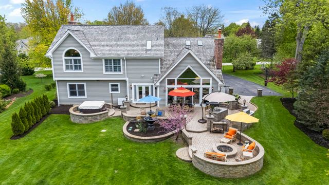 25568 N Countryside Drive, Lake Barrington, IL 60010