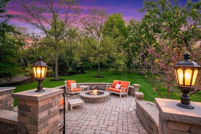 25568 N Countryside Drive, Lake Barrington, IL 60010