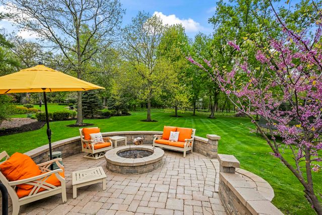 25568 N Countryside Drive, Lake Barrington, IL 60010