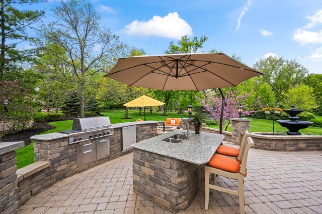 25568 N Countryside Drive, Lake Barrington, IL 60010