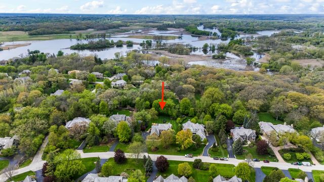 25568 N Countryside Drive, Lake Barrington, IL 60010
