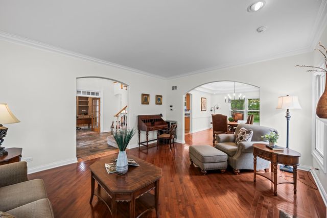 25568 N Countryside Drive, Lake Barrington, IL 60010