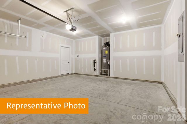 908 Rowe Crossing Drive, Newton, NC 28658
