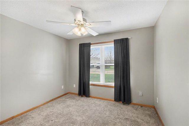 448 Laura Lane, Grain Valley, MO 64029