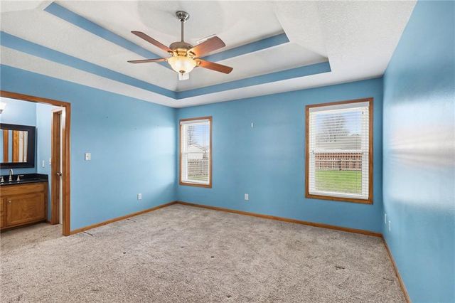 448 Laura Lane, Grain Valley, MO 64029