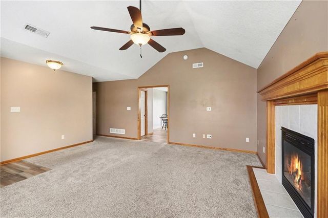 448 Laura Lane, Grain Valley, MO 64029