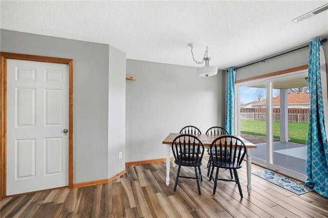 448 Laura Lane, Grain Valley, MO 64029