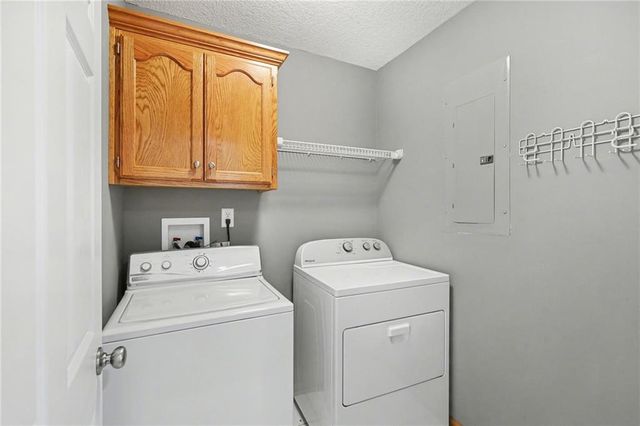 448 Laura Lane, Grain Valley, MO 64029