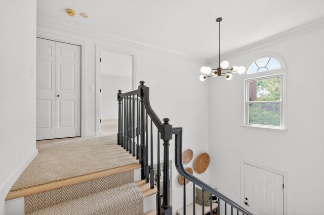 614 Estes Rd, Nashville, TN 37215