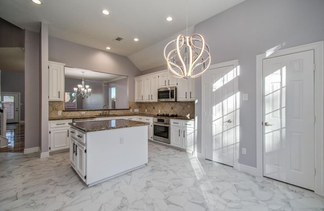 4202 Creek Ridge Lane, Missouri City, TX 77459