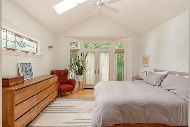 25 Bradford Rd, Newton, MA 02461