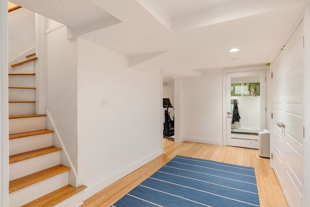 25 Bradford Rd, Newton, MA 02461