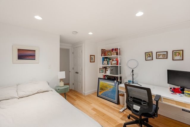 25 Bradford Rd, Newton, MA 02461