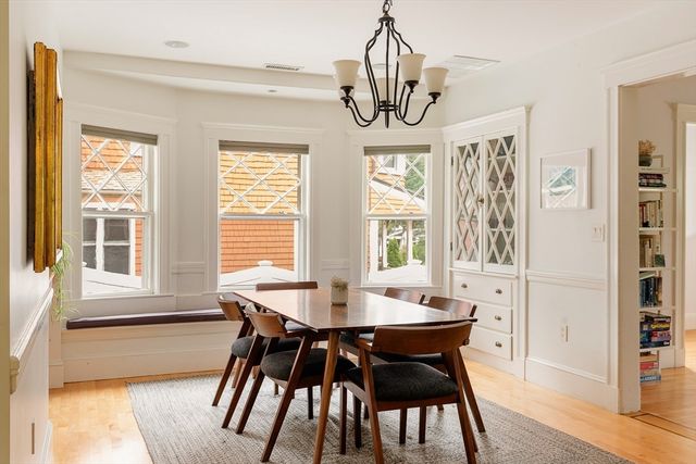 25 Bradford Rd, Newton, MA 02461