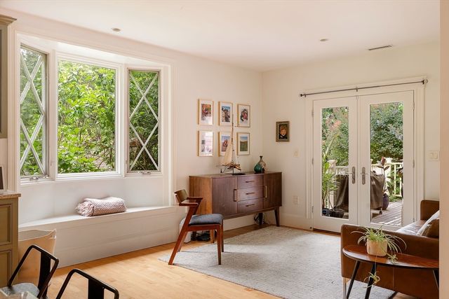 25 Bradford Rd, Newton, MA 02461