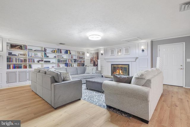 250 WHIPPOORWILL DR, Romney, WV 26757