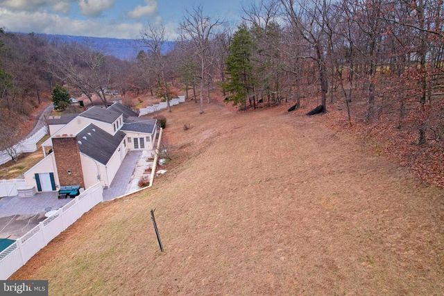 250 WHIPPOORWILL DR, Romney, WV 26757