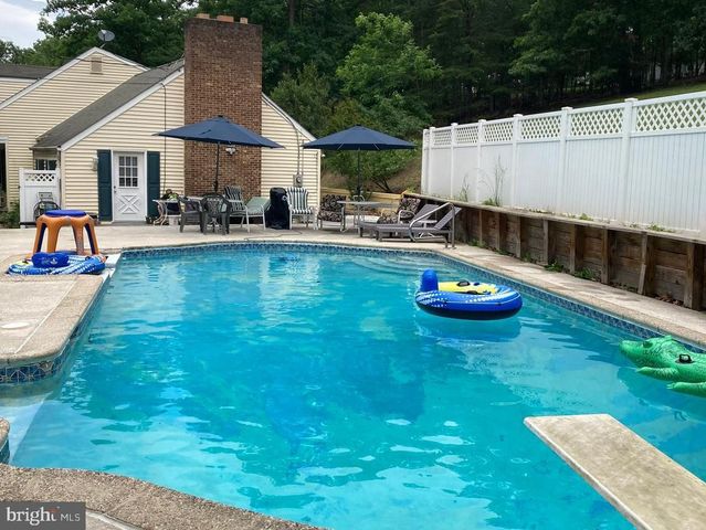 250 WHIPPOORWILL DR, Romney, WV 26757