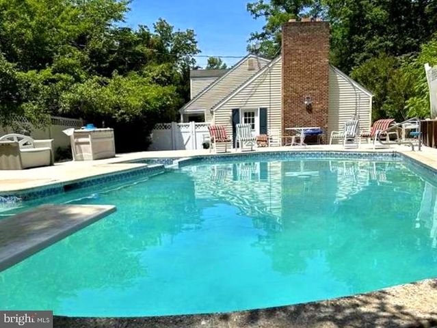 250 WHIPPOORWILL DR, Romney, WV 26757