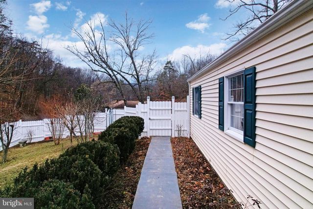 250 WHIPPOORWILL DR, Romney, WV 26757