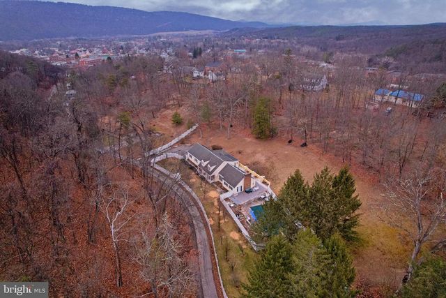 250 WHIPPOORWILL DR, Romney, WV 26757