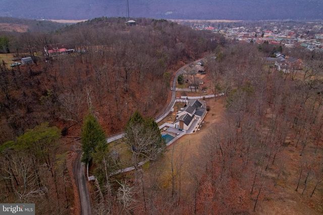 250 WHIPPOORWILL DR, Romney, WV 26757