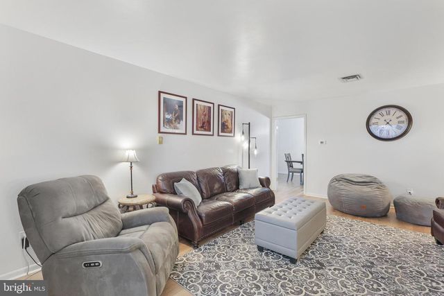 250 WHIPPOORWILL DR, Romney, WV 26757