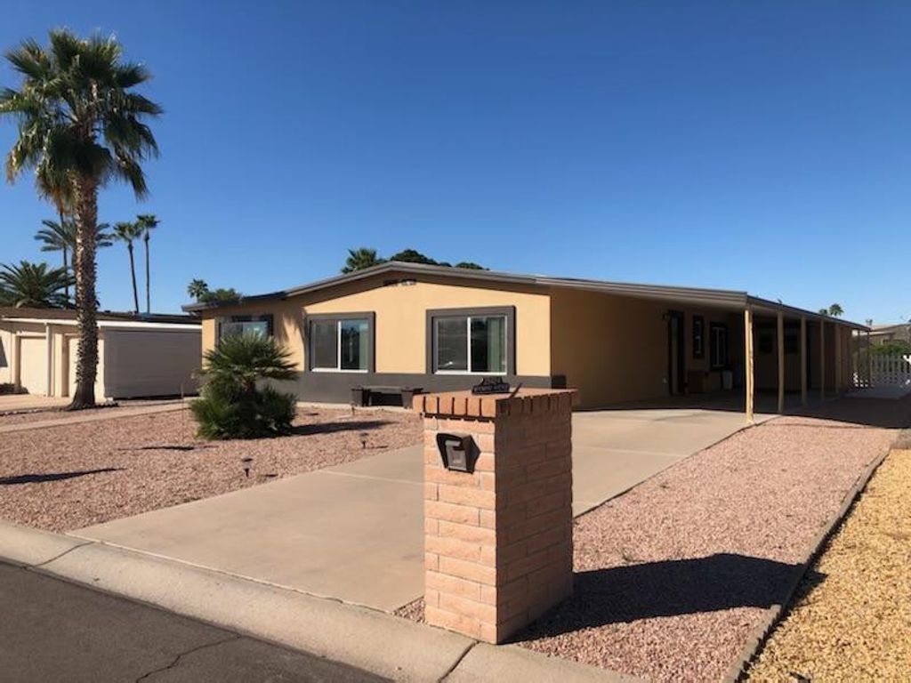 25424 S Wyoming Avenue, Sun Lakes, AZ 85248