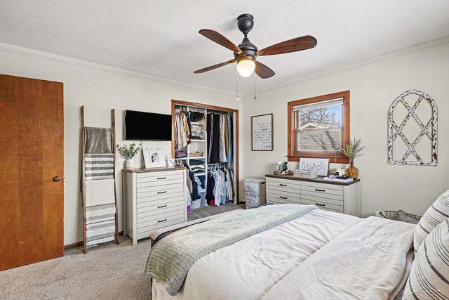 611 E Dawn Drive, Freeland, MI 48623