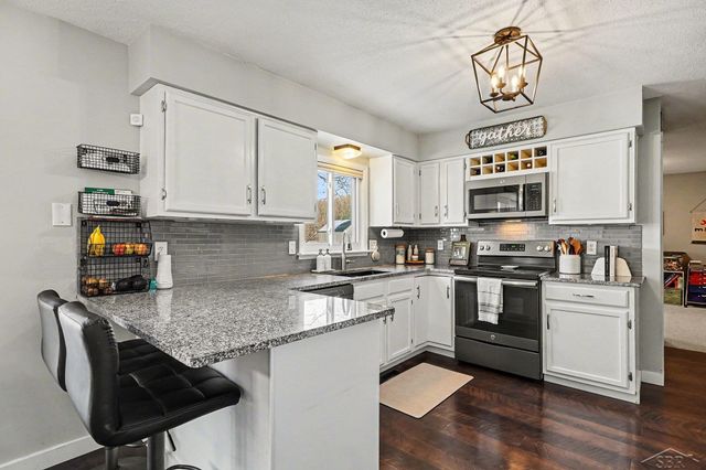 611 E Dawn Drive, Freeland, MI 48623