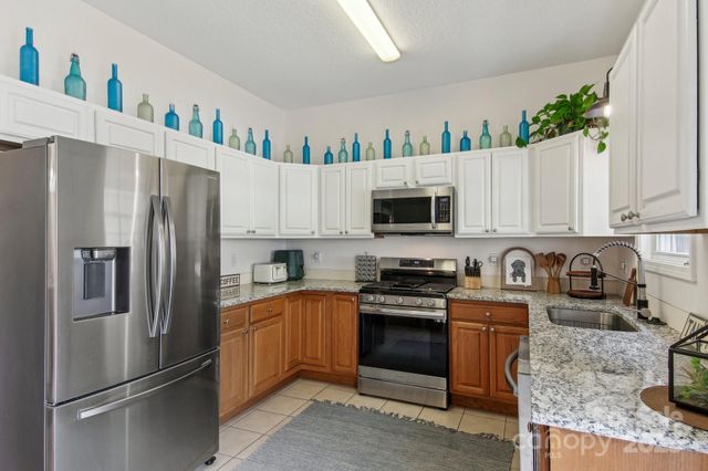 22 Rotunda Circle, Asheville, NC 28806