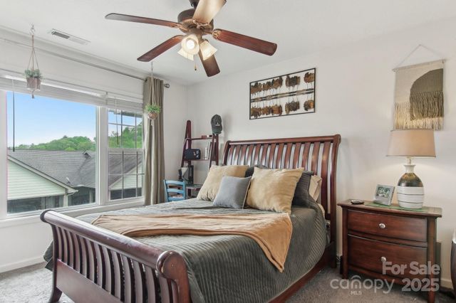 22 Rotunda Circle, Asheville, NC 28806