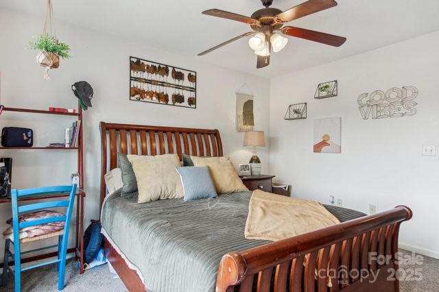 22 Rotunda Circle, Asheville, NC 28806