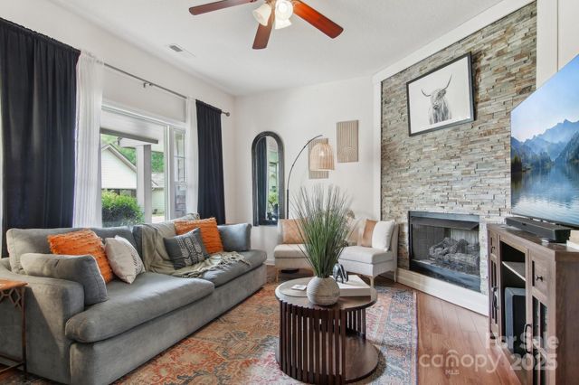 22 Rotunda Circle, Asheville, NC 28806